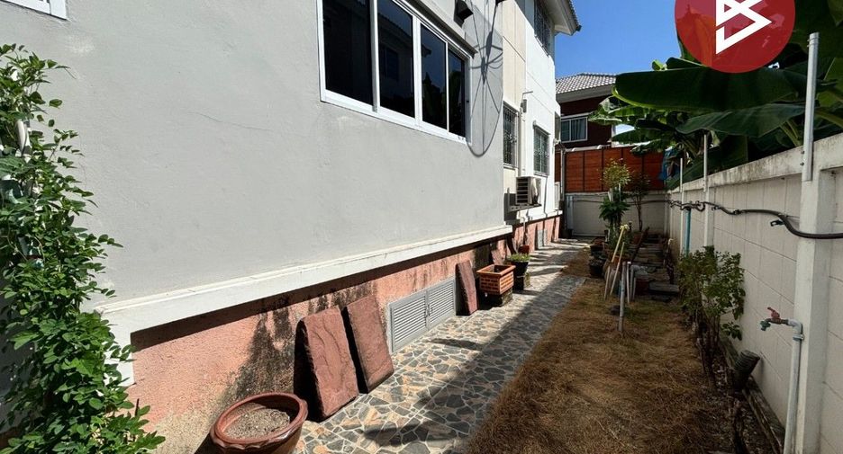 For sale 6 bedrooms house in Ban Bueng, Chonburi