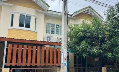 Casa adosada en venta de 3 habitaciones en Bang Khun Thian, Bangkok
