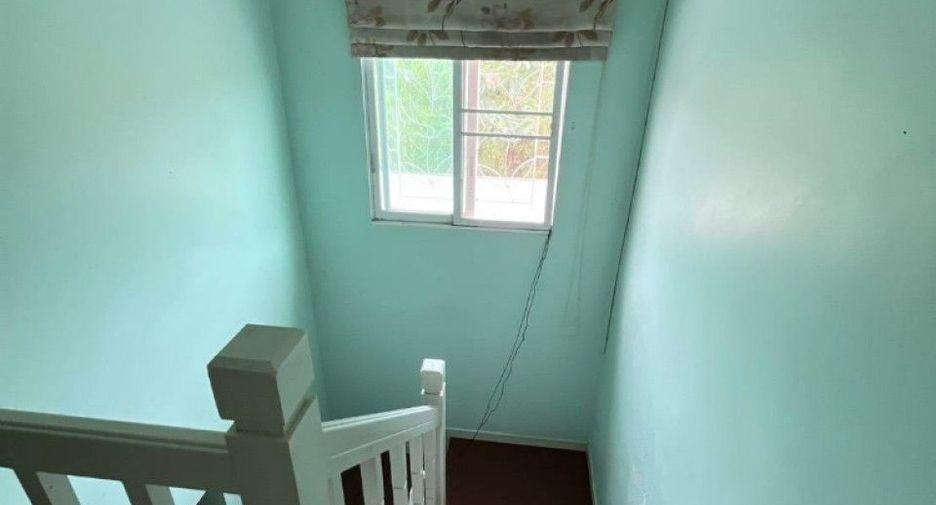 Casa adosada en venta de 3 habitaciones en Bang Khun Thian, Bangkok