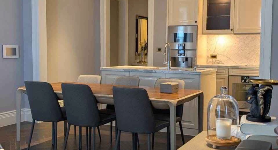 Wohnung zur Miete und zum Kauf mit 3 Zimmer in Pathum Wan, Bangkok