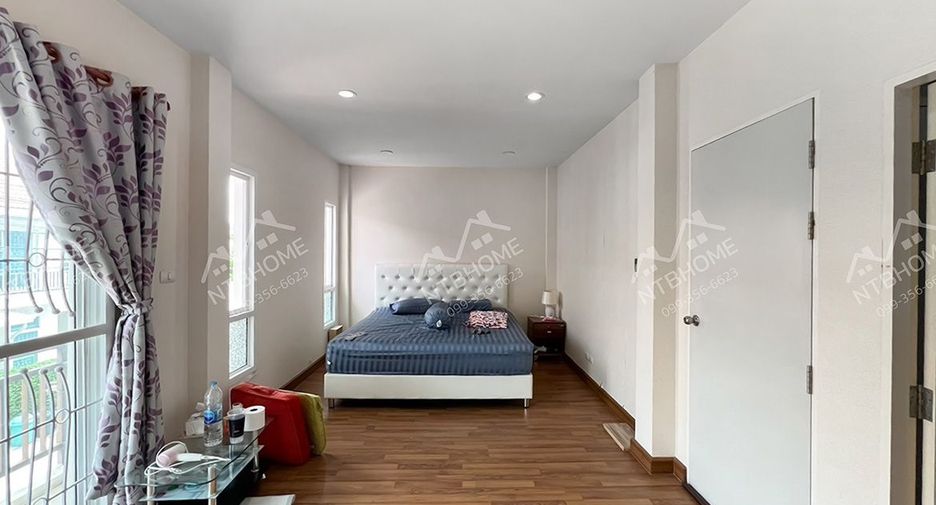 À vendre 3 chambres maison de ville à Bang Yai, Nonthaburi