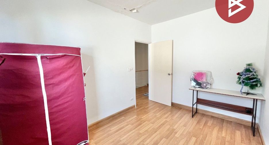Reihenhaus zur Miete und zum Kauf mit 3 Zimmer in Bang Sao Thong, Samut Prakan