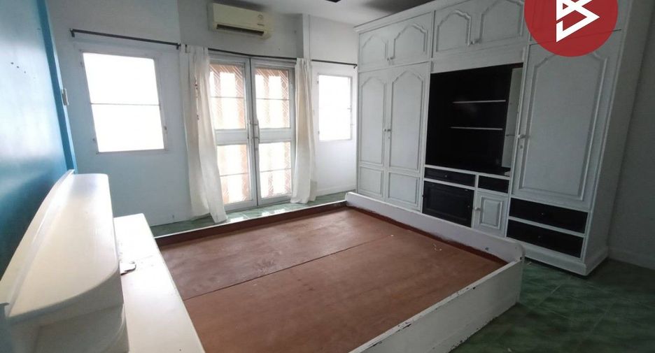 For sale 2 bedrooms townhouse in Thung Khru, Bangkok