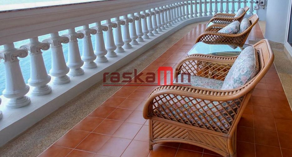 For rent 3 bedrooms condo in Bang Lamung, Chonburi