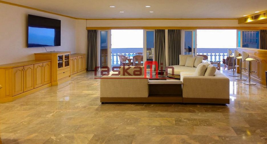 For rent 3 bedrooms condo in Bang Lamung, Chonburi