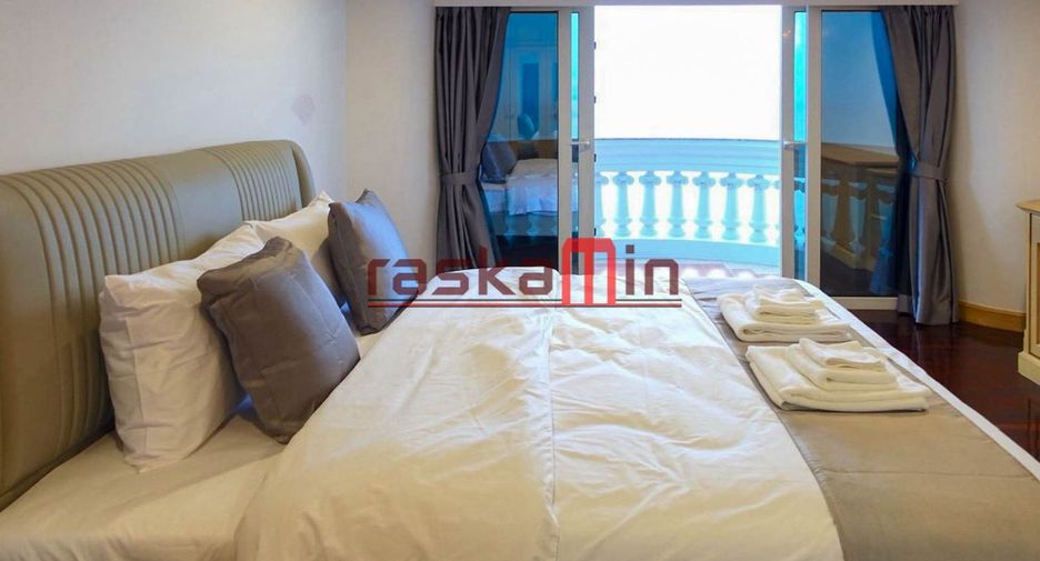 For rent 3 bedrooms condo in Bang Lamung, Chonburi