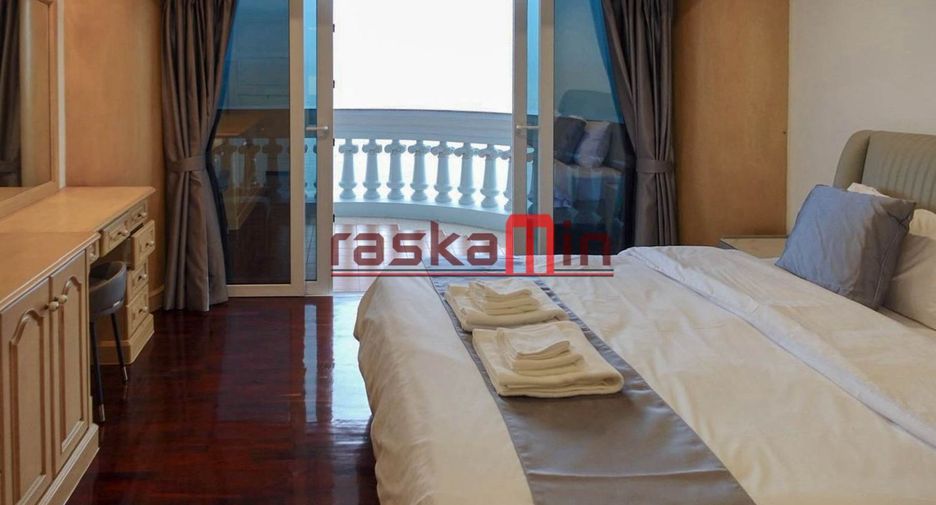 For rent 3 bedrooms condo in Bang Lamung, Chonburi