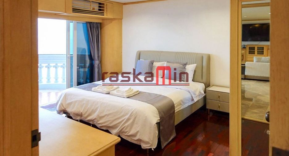 For rent 3 bedrooms condo in Bang Lamung, Chonburi
