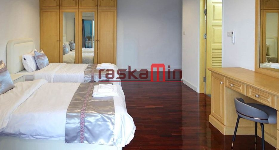For rent 3 bedrooms condo in Bang Lamung, Chonburi
