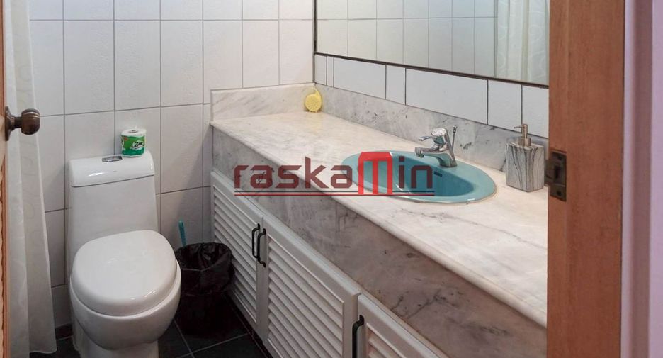 For rent 3 bedrooms condo in Bang Lamung, Chonburi