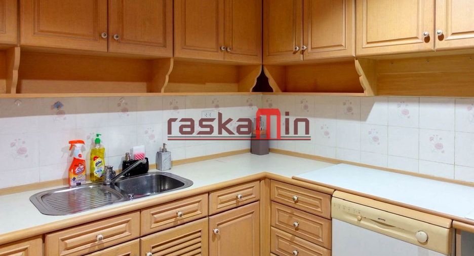 For rent 3 bedrooms condo in Bang Lamung, Chonburi