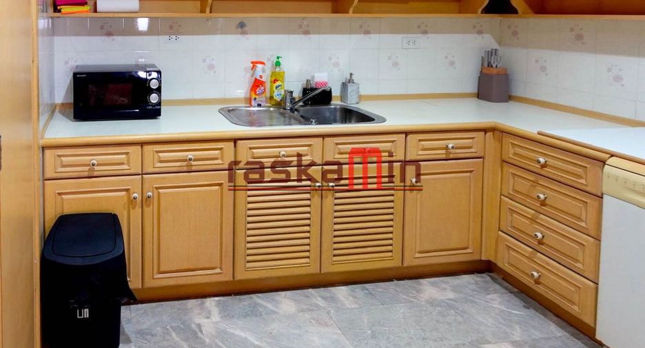 For rent 3 bedrooms condo in Bang Lamung, Chonburi