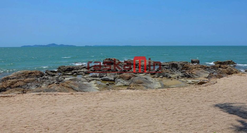 For rent 3 bedrooms condo in Bang Lamung, Chonburi