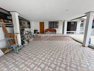 Haus zur Miete und zum Kauf mit 4 Zimmer in Pak Kret, Nonthaburi