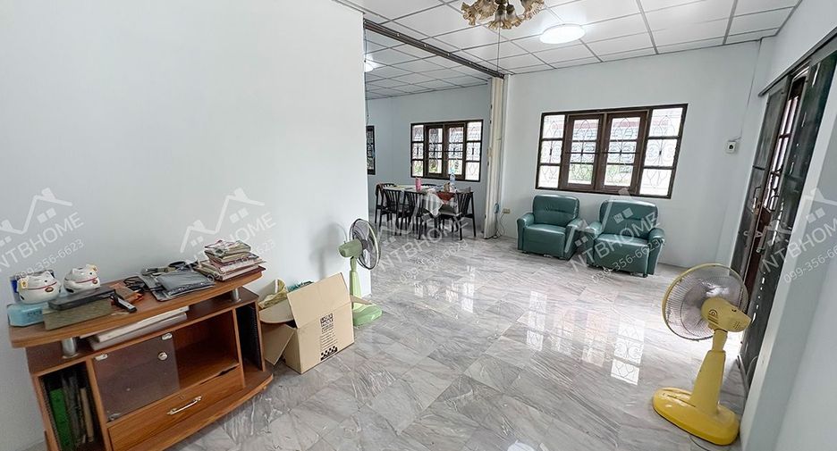 Haus zur Miete und zum Kauf mit 4 Zimmer in Pak Kret, Nonthaburi