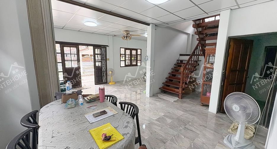 Haus zur Miete und zum Kauf mit 4 Zimmer in Pak Kret, Nonthaburi