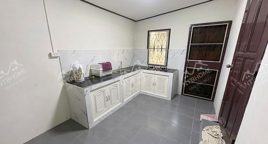 Haus zur Miete und zum Kauf mit 4 Zimmer in Pak Kret, Nonthaburi