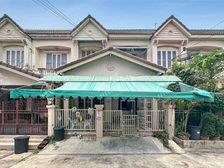 À vendre 3 chambres maison de ville à Bang Bua Thong, Nonthaburi