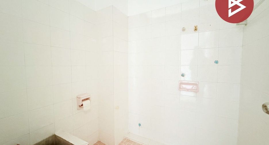 For sale 7 bedrooms retail Space in Mueang Nakhon Pathom, Nakhon Pathom