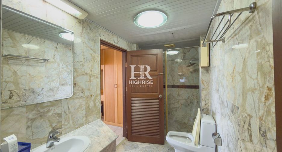 For sale 3 bedrooms condo in Bang Lamung, Chonburi