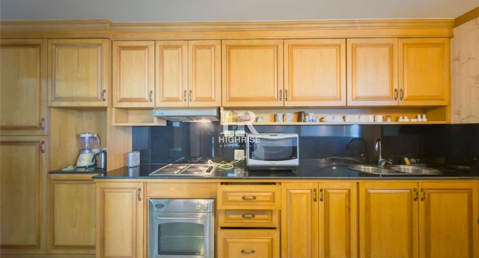 For sale 3 bedrooms condo in Bang Lamung, Chonburi