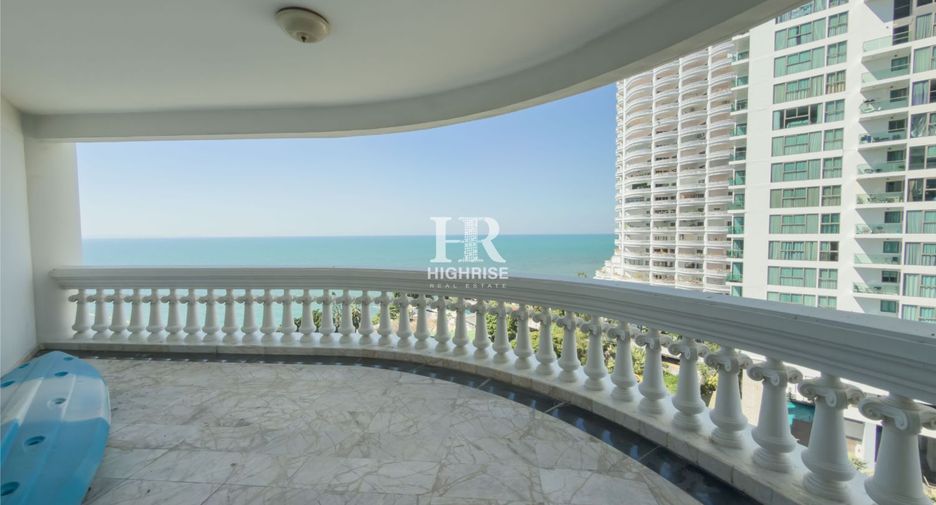 For sale 3 bedrooms condo in Bang Lamung, Chonburi