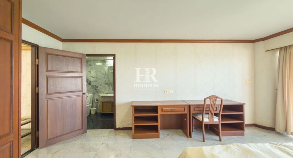 For sale 3 bedrooms condo in Bang Lamung, Chonburi
