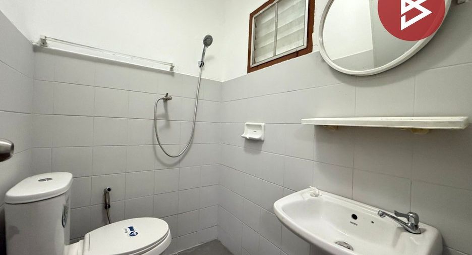 For sale 2 bedrooms townhouse in Mueang Nakhon Pathom, Nakhon Pathom