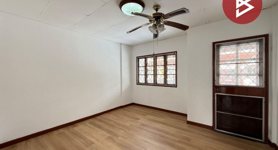 For sale 2 bedrooms townhouse in Mueang Nakhon Pathom, Nakhon Pathom