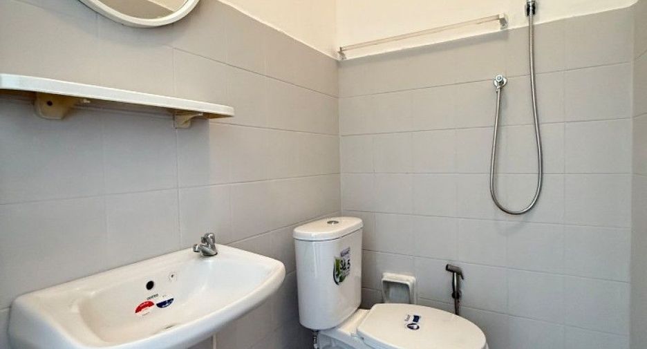 For sale 2 bedrooms townhouse in Mueang Nakhon Pathom, Nakhon Pathom