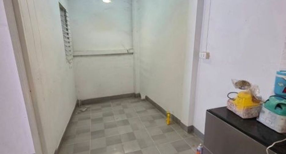 For sale 2 bedrooms townhouse in Thanyaburi, Pathum Thani