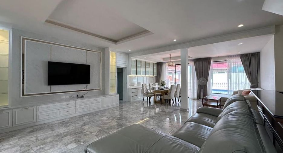 For rent and for sale 4 bedrooms villa in Bang Lamung, Chonburi