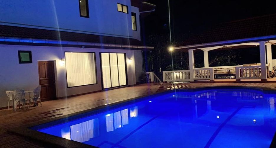 For rent and for sale 4 bedrooms villa in Bang Lamung, Chonburi