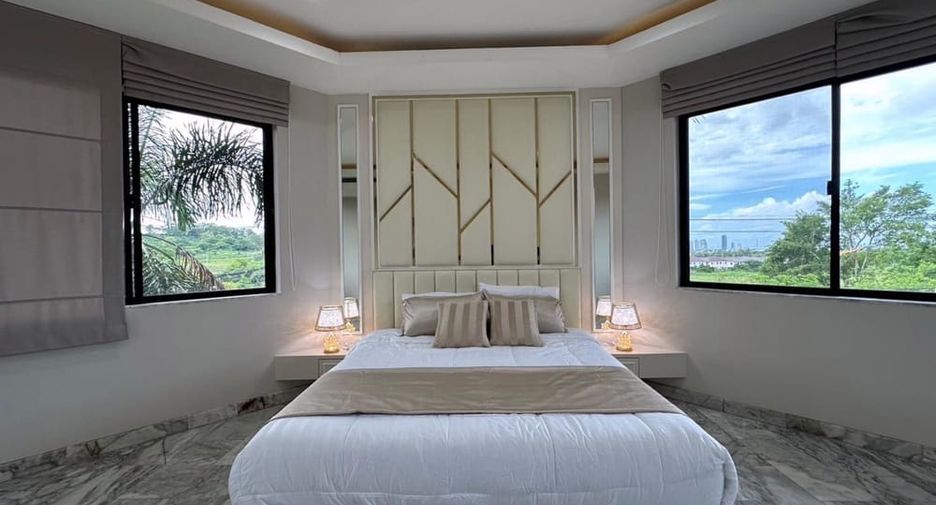 For rent and for sale 4 bedrooms villa in Bang Lamung, Chonburi