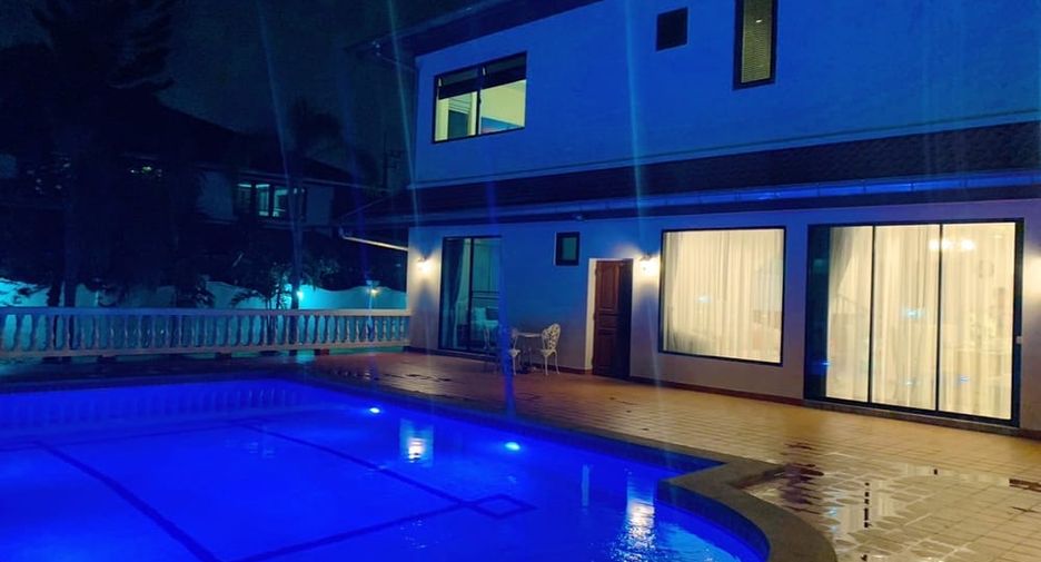 For rent and for sale 4 bedrooms villa in Bang Lamung, Chonburi