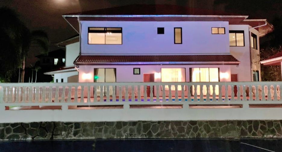 For rent and for sale 4 bedrooms villa in Bang Lamung, Chonburi