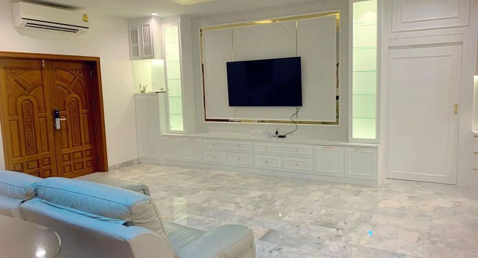 For rent and for sale 4 bedrooms villa in Bang Lamung, Chonburi