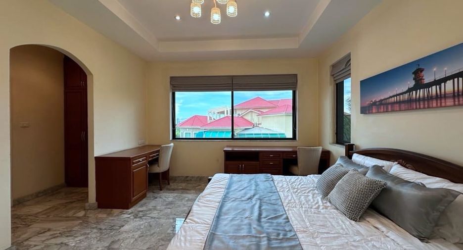 For rent and for sale 4 bedrooms villa in Bang Lamung, Chonburi
