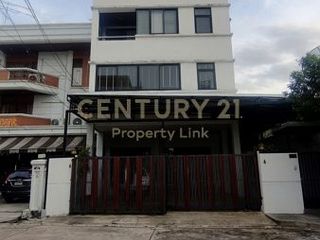 Reihenhaus zum Kauf mit 7 Zimmer in Phaya Thai, Bangkok