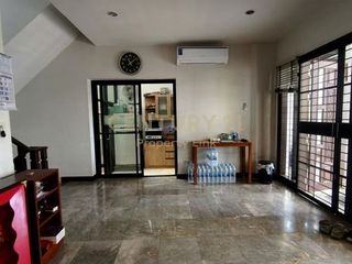 Reihenhaus zum Kauf mit 7 Zimmer in Phaya Thai, Bangkok