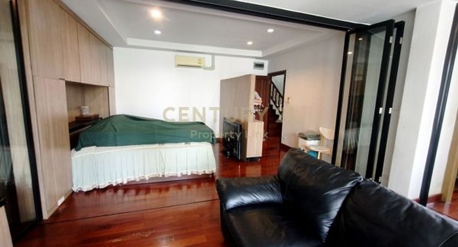 Reihenhaus zum Kauf mit 7 Zimmer in Phaya Thai, Bangkok