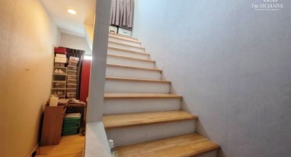 For sale 3 bedrooms townhouse in Phasi Charoen, Bangkok