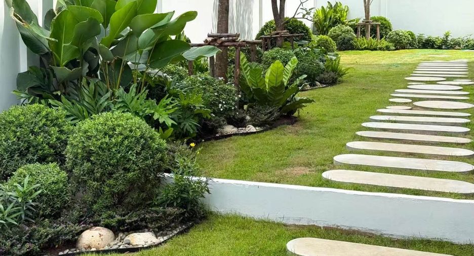 For sale 6 bedrooms villa in Bang Lamung, Chonburi