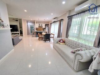 Haus zum Kauf mit 4 Zimmer in Sai Mai, Bangkok