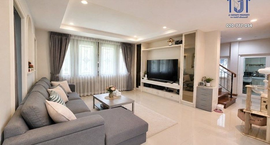 Casa en venta de 4 habitaciones en Sai Mai, Bangkok