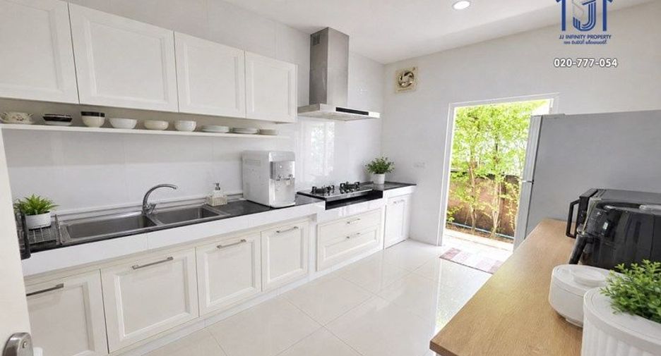 Casa en venta de 4 habitaciones en Sai Mai, Bangkok