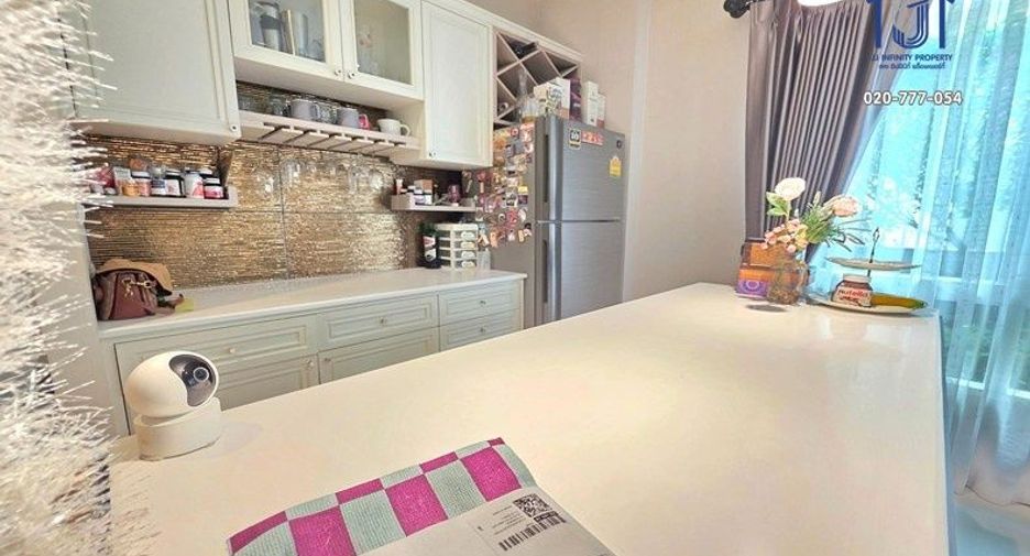 Casa en venta de 4 habitaciones en Sai Mai, Bangkok