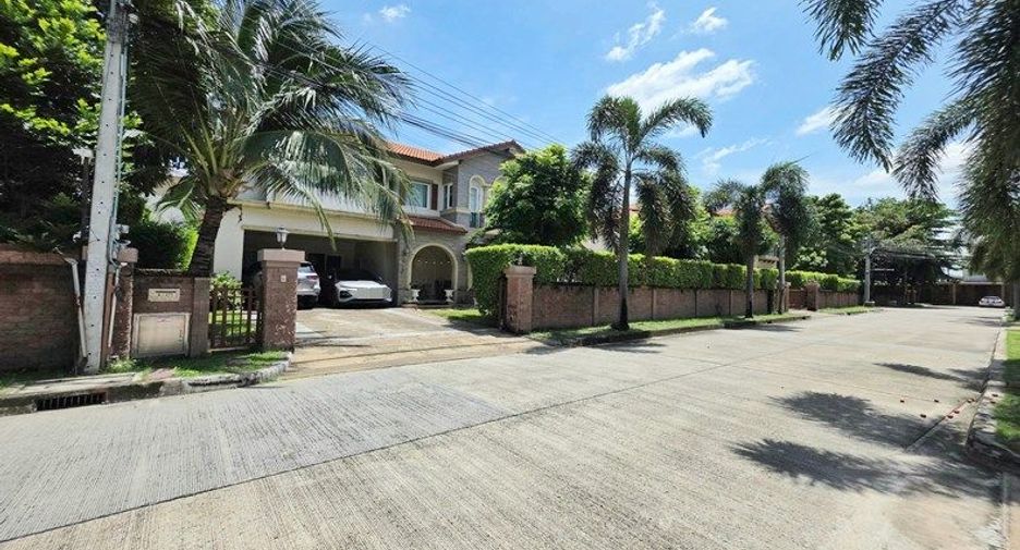 Casa en venta de 4 habitaciones en Sai Mai, Bangkok
