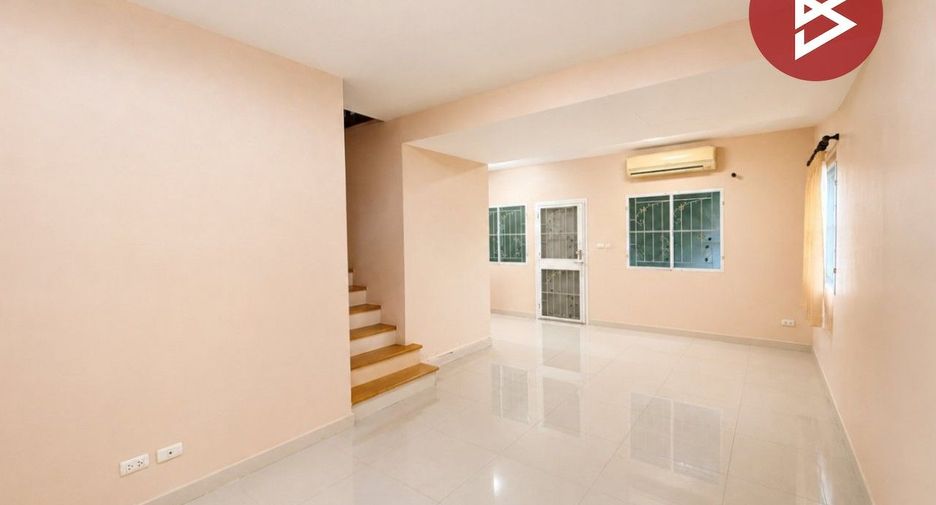For sale 3 bedrooms townhouse in Sam Phran, Nakhon Pathom