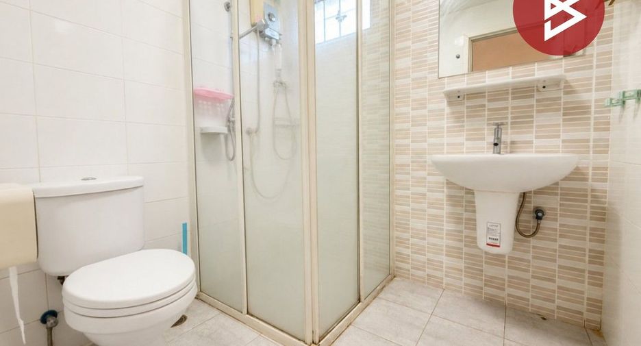 For sale 3 bedrooms townhouse in Sam Phran, Nakhon Pathom